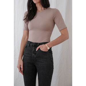 Everlane The Short Sleeve Crew Neck Bodysuit Nude Beige Tan Medium Bikini